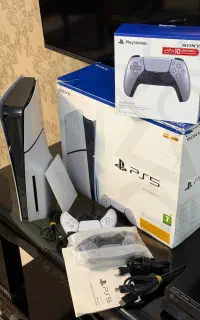 ps5 slim دیسک خور دو دسته(آکبند)