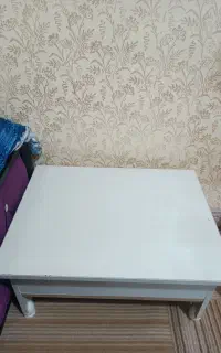 میز مطالعه سفید درب دار تمیز و سالم