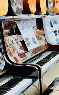 پیانو یاماها سری P با میز طرح آکوستیک