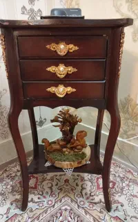 یک عدد میز تلفن سالم