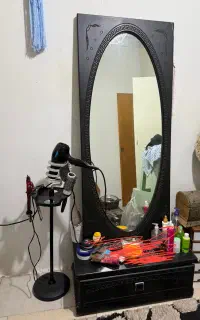 میز آرایش تخت ۴ کشو و صندلی