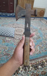 تبر قدیمی داخل ترب زده ۴۵۰۰ تا ۶۵۰۰ ولی ۲۵۰۰ میدم
