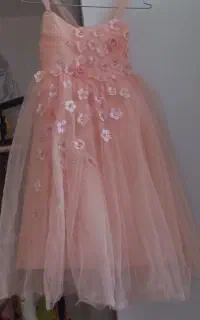 فروش لباس عروس دختر بچه و کفش در حدنو