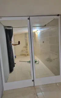 یک جفت آینه قدی مخصوص اتاق پرو ،پرده مخمل