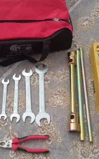 گریس پمپ وآچارچرخ تراکتور