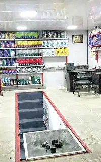 کار در تعویض روغن و اپاراتی