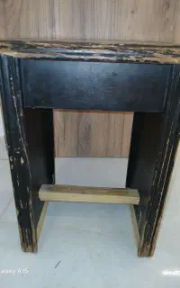 صندلی چوبی