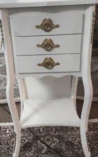 میز تلفن سفید