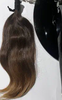 مو‌ کاملا طبیعی از سر چیده شده