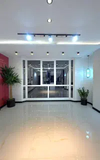 استخدام منشی و مشاور