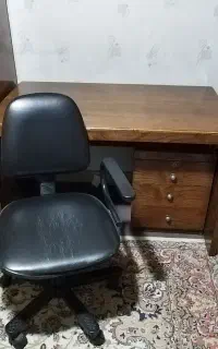 میز تحریرهمراه ۳ کشو و صندلی چرخ دار