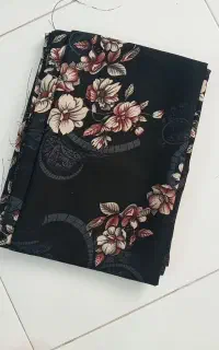 ۲ تا قواره چادر طلاکوب داره ،ندوخته