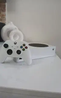 Xbox series s 512 gb با تمام تجهیزات در حد واقعی