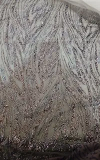 پارچه کارشده رنگ زیتونی