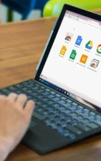 خدمات تخصصی نرمافزاری لپتاپ / عیب یابی/نصب/آپدیت