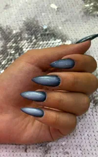 آموزش و خدمات کاشت ناخن