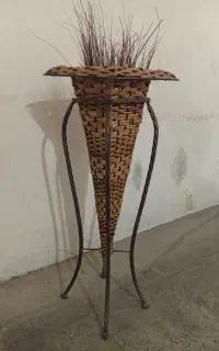 یک عدد گلدان