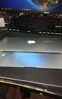 لبتاب مک بوک.