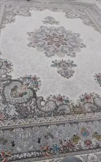 فرش ۷۰۰ شانه ۱۲ متری