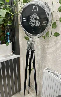 ساعت ایستاده