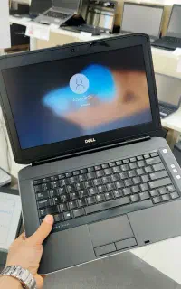 لپتاپ تمیز خوشقیمت تمیز سالم‌ رم۸ هارد ssd