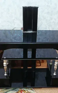 میز تلوزیون شیشه ای