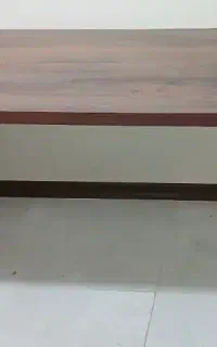 میز کامپیوتر و کار چوبی با پایه فلزی مشکی