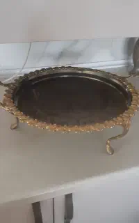 سینی برنجی قدیمی و سنگین ۳پایه و گلدان برنجی