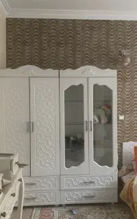 نصب کاغذ دیواری حرفه‌ای