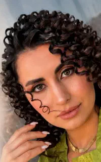 دعوت به همکاری مدل میکاپ و شنیون. هزینه داده میشود
