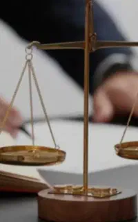 وکیل پایه یک دادگستری