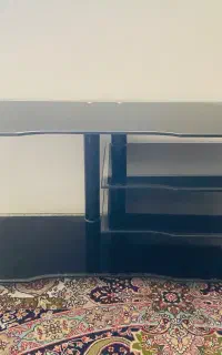 میز تلویزیون شیشه ای
