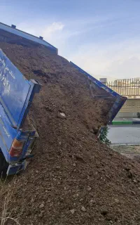 خاک باغچه کود گاوی و ماسه