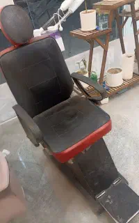 دوتا صندلی آرایشگری سالم