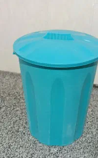 سطل درب دار