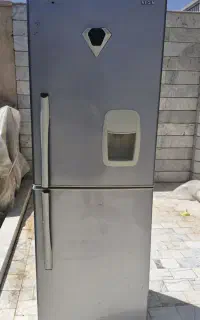 یخچال نگین