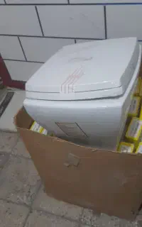 توالت فرنگی و روشویی والهنگ  و درب توالت فرنگی