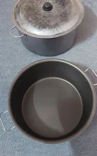 دو عدد قابلمه بزرگ تفلون بی خط و خش