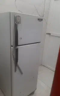۲ عدد کولر ، یک عدد یخچال و یک آبگرم کن