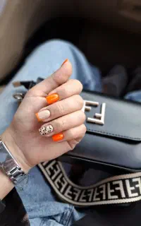 خدمات تخصصی ناخن،کفسابی پا،اصلاح صورت،عباس آباد