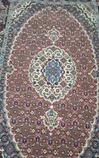 فرش دستباف زرونیم در نقشه ی ریزه ماهی