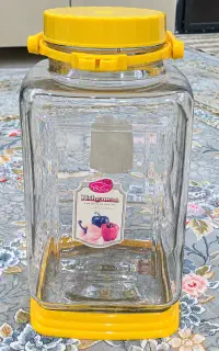 ظرف شیشه ای