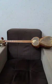 فروش یک عدد تار آذری (ساخت کشور آذربایجان)