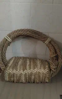 با ارض سلام  دوتا فروند فروشی هستن مکان بم