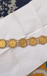 دستبند 100 بالای تابلو