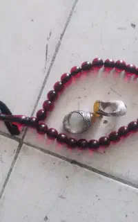 انگشتر و تسبیح