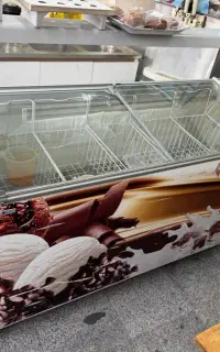 فروش کلیه وسایل بستنی فروشی