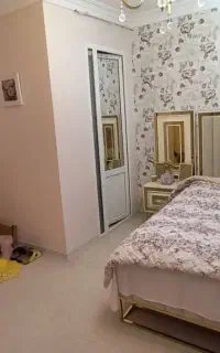 سرویس خواب کامل پنج تکه، شامل فلز و چوب و شیشه