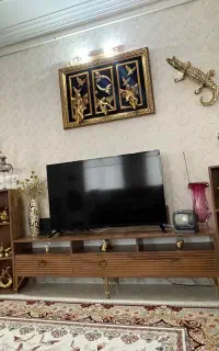 میز تلوزیون همراه کناره