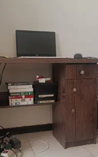 میز کامپیوتر ۲/۳۰۰
